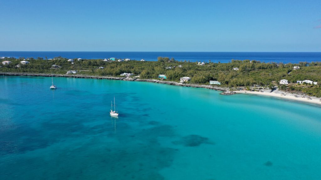 SV Seamlessly anchored by Treasure Cay, Bahamas