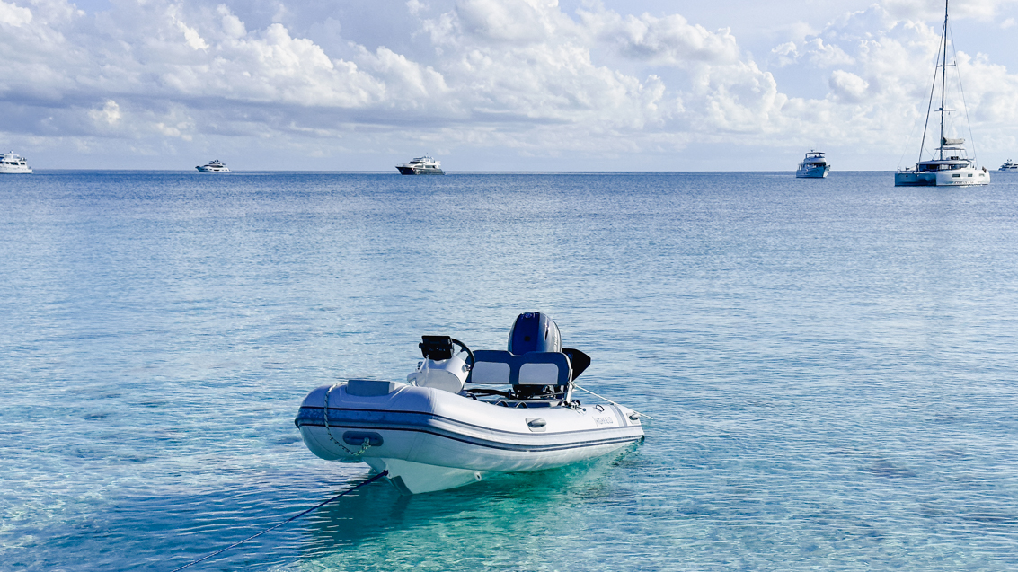 SV Seamlessly anchored by Treasure Cay, Bahamas